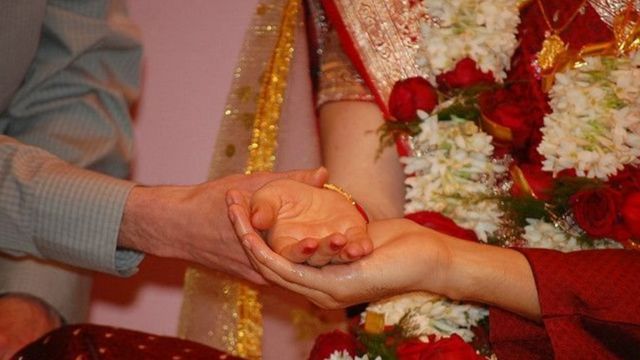 ہندو مت، کم عمری کی شادیاں، مذہب کی تبدیلی