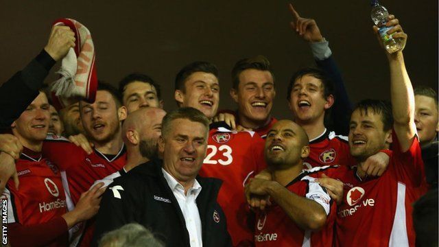Smith guided Walsall to the Football League Trophy final at Wembley in 2015