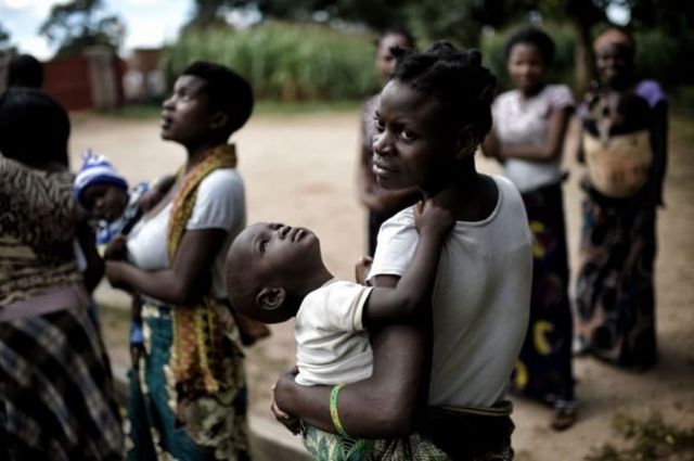 Wasu mata a Malawi