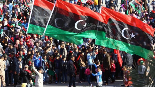 يعيش الليبيون أوضاعا اقتصادية وسياسية وأمنية صعبة منذ سنوات