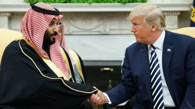 Mohamed Bin Salman, príncipe heredero de Arabia Saudita, junto a Donald Trump.