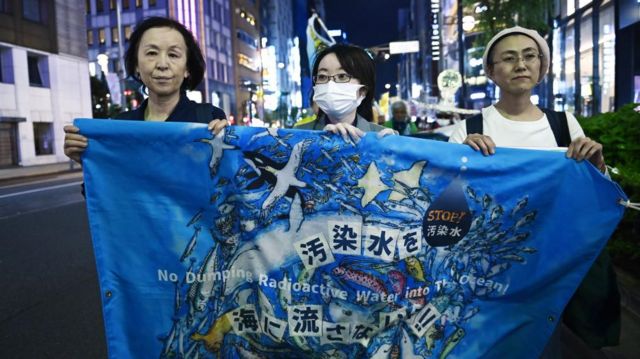 Protestas en Japón por el plan de desechos de Fukushima
