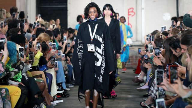 London Fashion Week: The styles and stars in pictures - BBC News