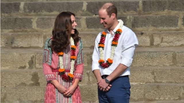 Duke and Duchess of Cambridge at Banganga water tank in Mumbai