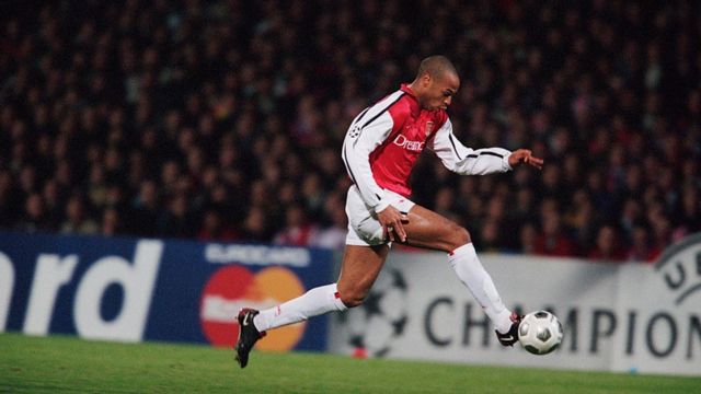 Thierry Henry en un partido de la Champions League