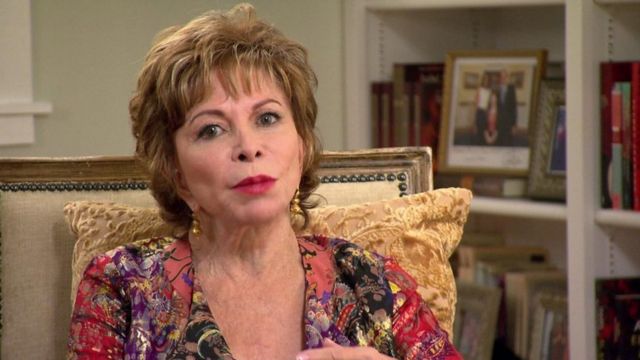 Şilili yazar Isabel Allende: Kin duygumun üstesinden yazarak geliyorum -  BBC News Türkçe
