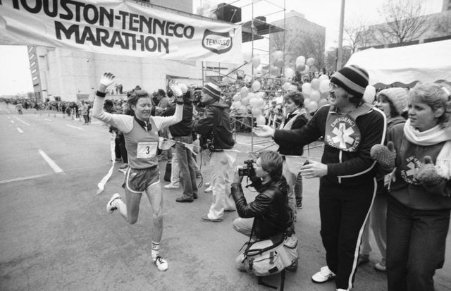 Kristiansen vencendo uma maratona de 1984