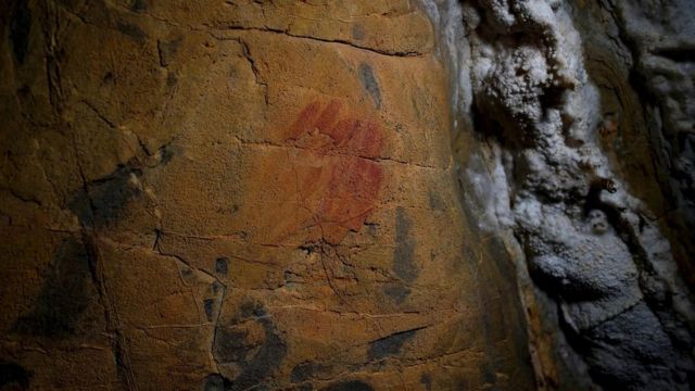 Les peintures rupestres découvertes en Espagne continentale ont été créées 20 000 ans avant l'arrivée de l'homme moderne en Europe, probablement par les Néandertaliens il y a environ 65 000 ans