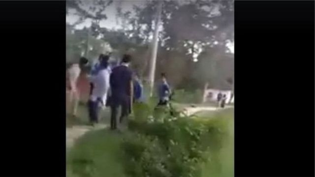 ছাত্রীটিকে কোপানোর ভিডিও ফেসবুকে ব্যাপক ছড়িয়ে পড়েছে।