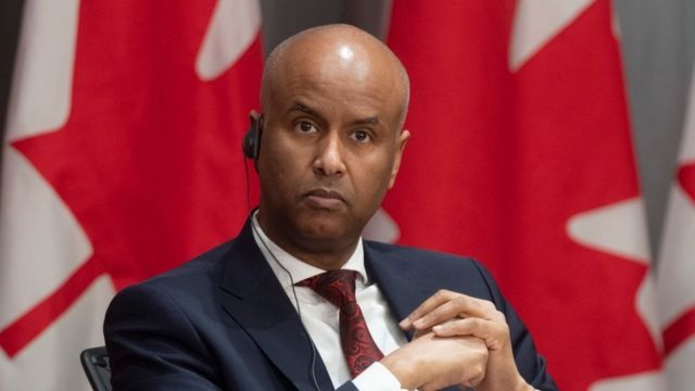 Axmed Xuseen, Wasiirka Arrimaha qoyska, Carruurta iyo Horumarka Bulshada ee Canada