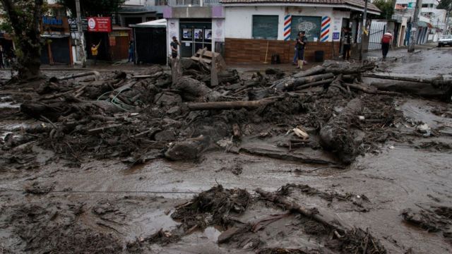 Qué es un aluvión y cuáles fueron las causas del que provocó una tragedia en Ecuador - BBC News Mundo