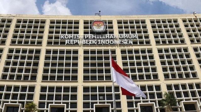 KPU, Politik