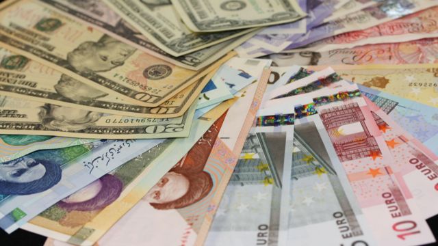 اسکناس ریال، دلار و یورو