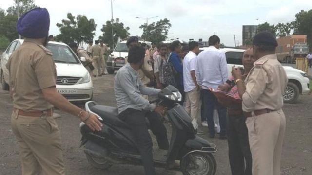 ग्रीनवूड बंगलोज बाहेर पोलिसांचा बंदोबस्त