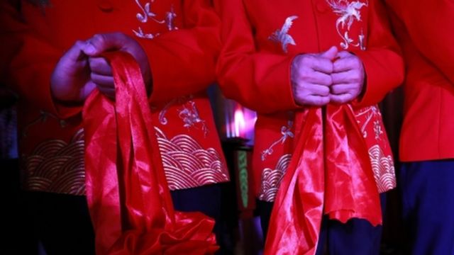 中国LGBT人士举行集体婚礼