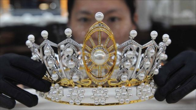 A $620,000 tiara on display in a Beijing jewellery store