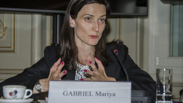 Mariya Gabriel en visite à Athènes pour évoquer la crise de migrants.