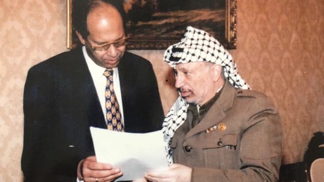 عمارة مع ياسر عرفات عام 1999