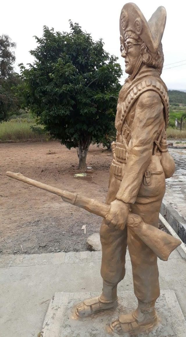 Lampião: homenagem a herói ou bandido? A polêmica estátua que divide cidade  pernambucana - BBC News Brasil