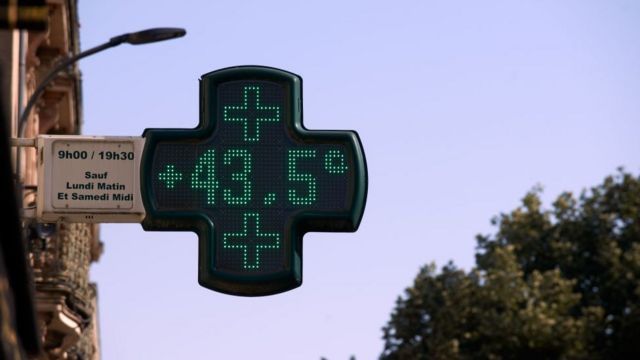 Thermometer in the city of Toulouse during a heat wave in France
