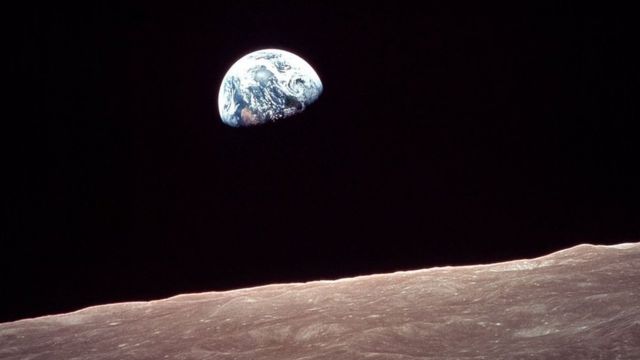 Foto de la Tierra tomada desde la Luna.