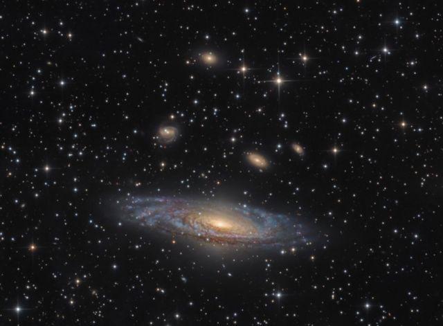 An unbarred spiral galaxy