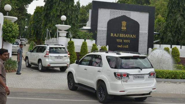 గవర్నర్ వద్దకు సీఎం