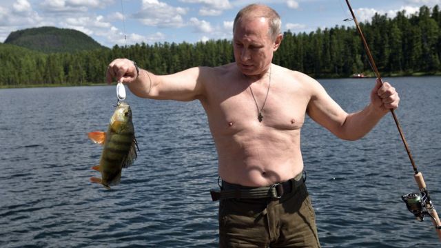 Vladímir Putin pescando