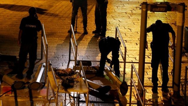 Ciidammada ammaanka ee Israa'iil ayaa xalay bilaabay inay qaadaan qalabka wax lagu baaro