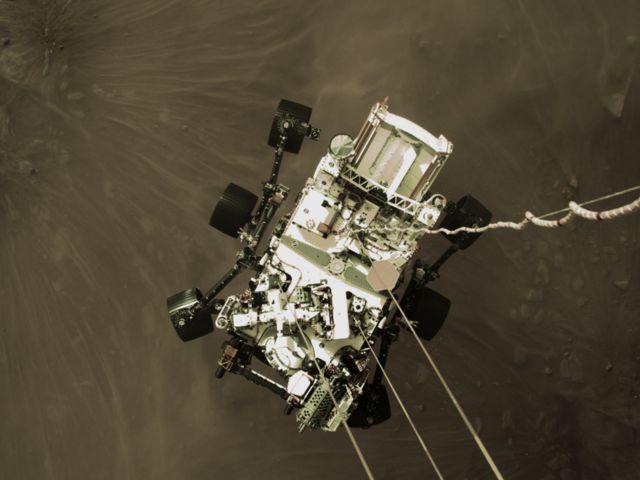 عکسی که هنگام فرود بر سطح مریخ گرفته شده است
