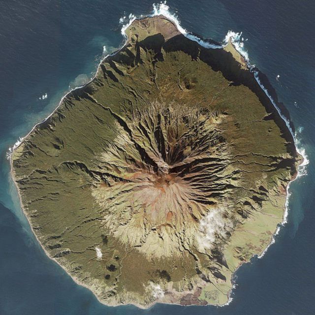 Tristan da Cunha adasının üstten görünümü.