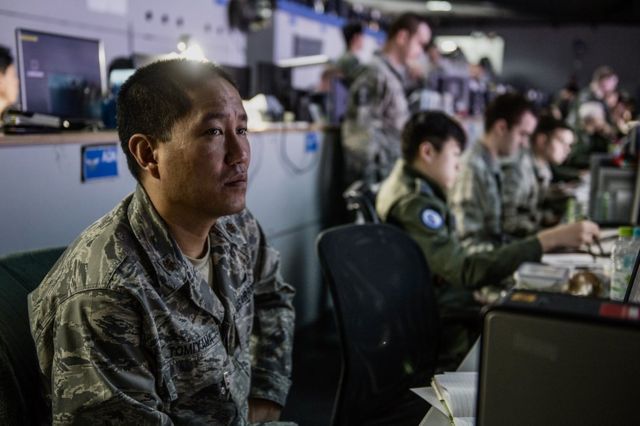 北朝鮮の攻撃に備えた米韓軍事演習 合同指令室を取材する - BBCニュース