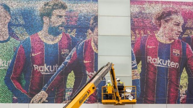 Barcelona retiró la imagen de Messi de su estadio