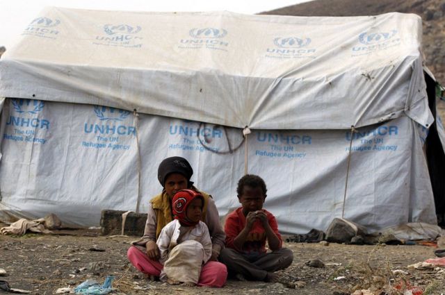 معاناة النازحات في اليمن