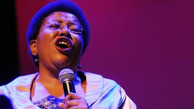 Sibongile Khumalo est une chanteuse de jazz sud-africaine