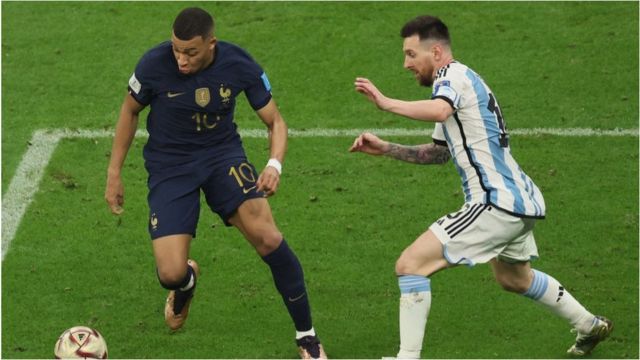 这场世界杯决赛被看作是梅西和姆巴佩之争。(photo:BBC)