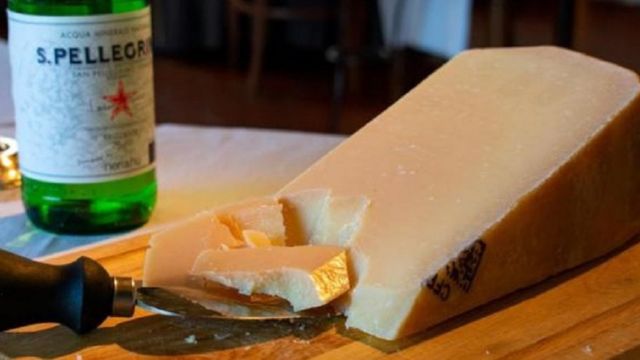 Festival Oblicuo Mentalidad Las sorprendentes razones por las que el queso parmesano es un alimento  "casi perfecto" - BBC News Mundo