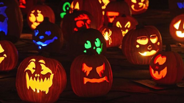 カナダの町で14歳超はハロウィーン禁止 cニュース