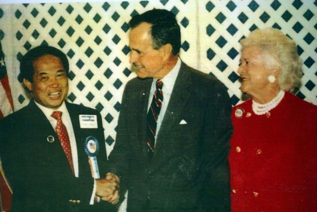 Ted, George H.W. Bush y Barbara Bush