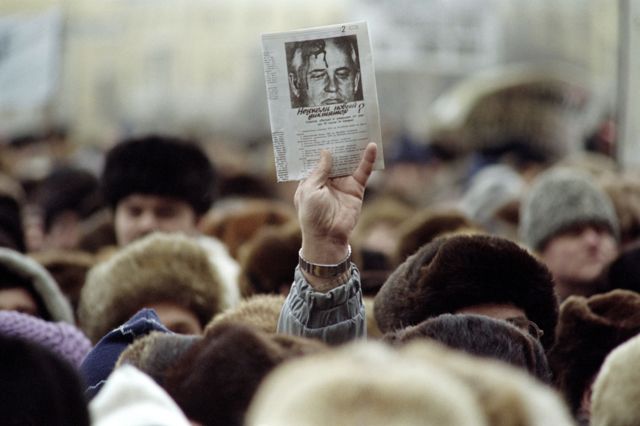 Soviet-Era Dissidents Decry Moscow's Rejection Of A 1991 Putsch  Commemoration