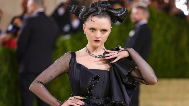 Met Gala 2021: Celebrities show off lavish outfits in New York - BBC News