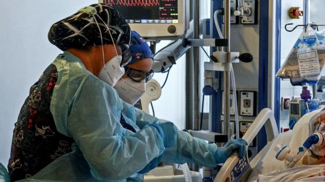 Coronavirus: por qué se han "disparado" las muertes y hospitalizaciones de  personas más jóvenes con covid-19 en América Latina - BBC News Mundo