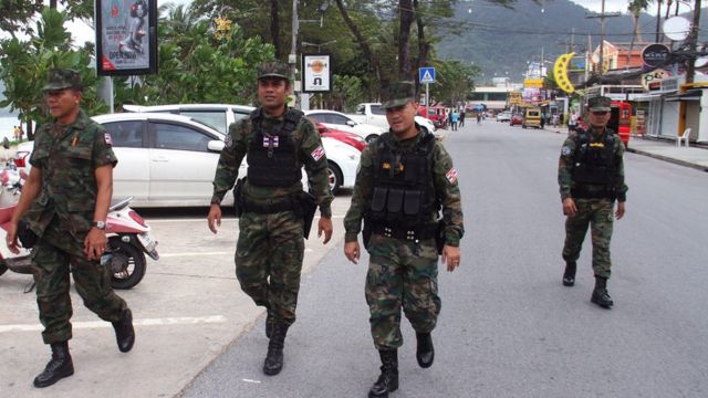 Армия Таиланда патрулирует улицы после взрыва