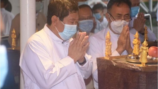 ကိုဗစ်-၁၉ ကြောင့် လူစုလူဝေးနဲ့ အခမ်းအနား၊ ပွဲလမ်းသဘင်တွေမလုပ်ဖို့ ပန်ကြားချက်ကို မေလကုန်ထိ သက်တမ်းတိုးထားပါတယ်။