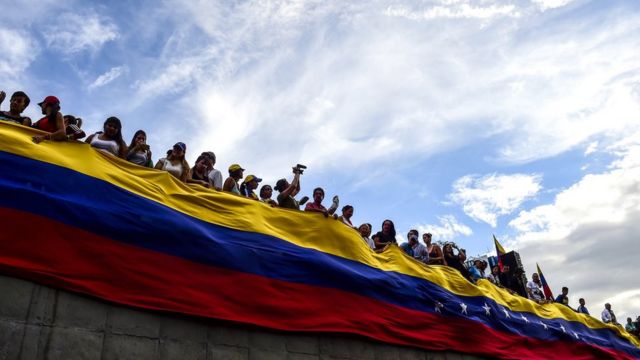 Venezuela"da dün başlayan genel grev, bugün de sürüyor