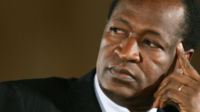 Abasirikare bashigikiye uwahoze ari umukuru w'igihugu yabogojwe, Blaise Compaore, nibo bashaka gutembagaza ubutegetsi
