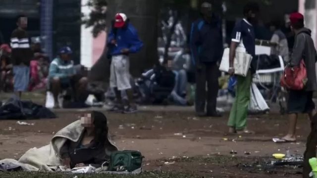 Grávidas na Cracolândia: jovens contam como vivem entre os filhos e a pedra  - Notícias - R7 São Paulo