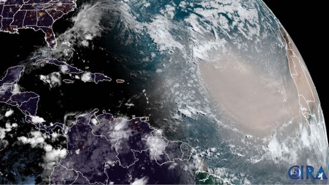 Polvo del Sahara: cuál es el fenómeno detrás de la densa nube que viajó 10.000 km desde África y ya afecta a México - BBC News Mundo