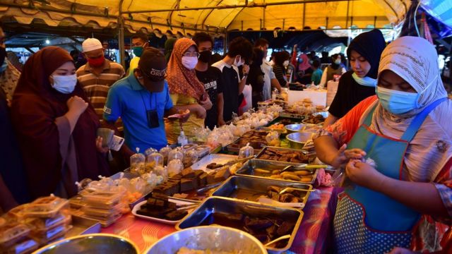 продовольственный рынок в провинции Наратхиват, где преобладает мусульманское население