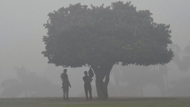 দিল্লিতে দূষণের মাত্রা বিশ্ব স্বাস্থ্য সংস্থার নির্ধারিত সীমার ৩০গুণ বেশি